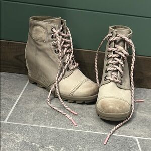 Sorel Tan Combat Moto Boots with Lace-Up Design